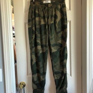 Hollister cargo pants